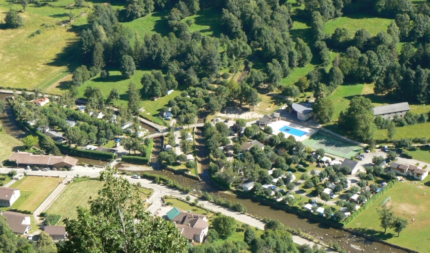 fete-orlu-Camping-tente-les-Ioules-ariege-pyrenees