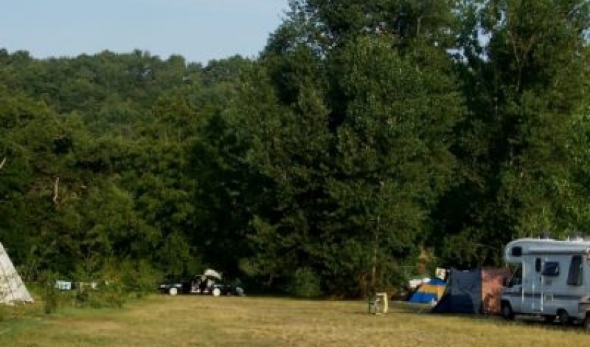 camping ariege pyrenees 